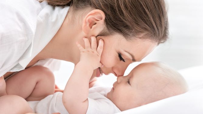 Πώς να καθαρίζετε τη μύτη του μωρού σας
